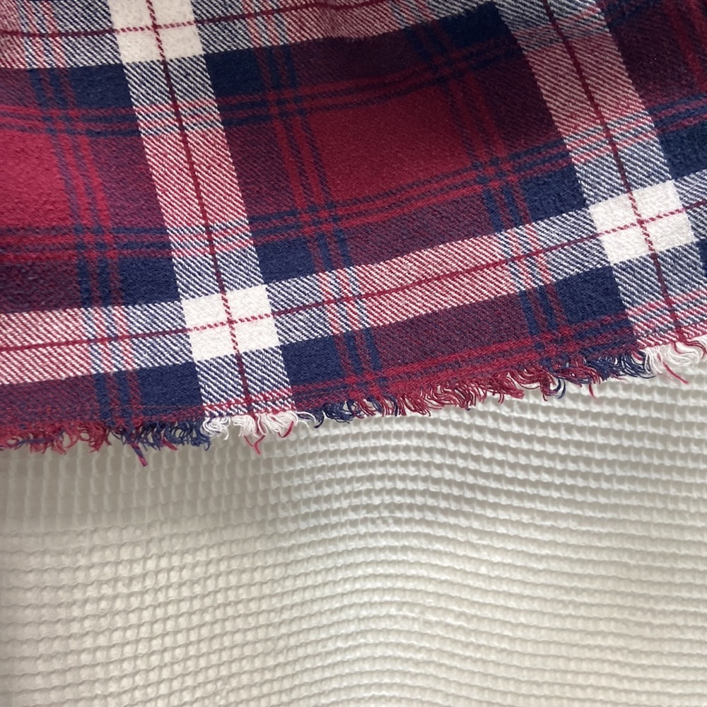 ‼️Women’s Billabong plaid flannel long-sleeve button-down shirt frayed bottom. M - Picture 10 of 14